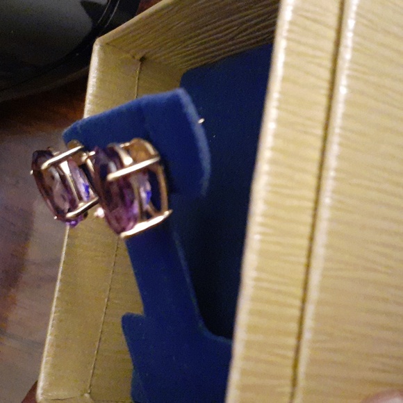 AMETHYST OVAL LARGE STONE STUDS 14K - Picture 5 of 8